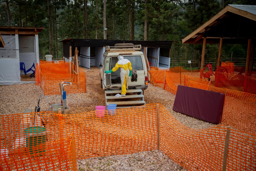 © Club de la Presse de Bretagne - Gael cloarec-ebola-3.jpg - protected by IMATAG